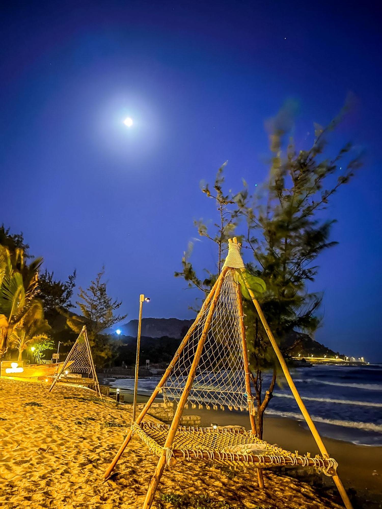 Long Hai Channel Beach Resort Екстер'єр фото