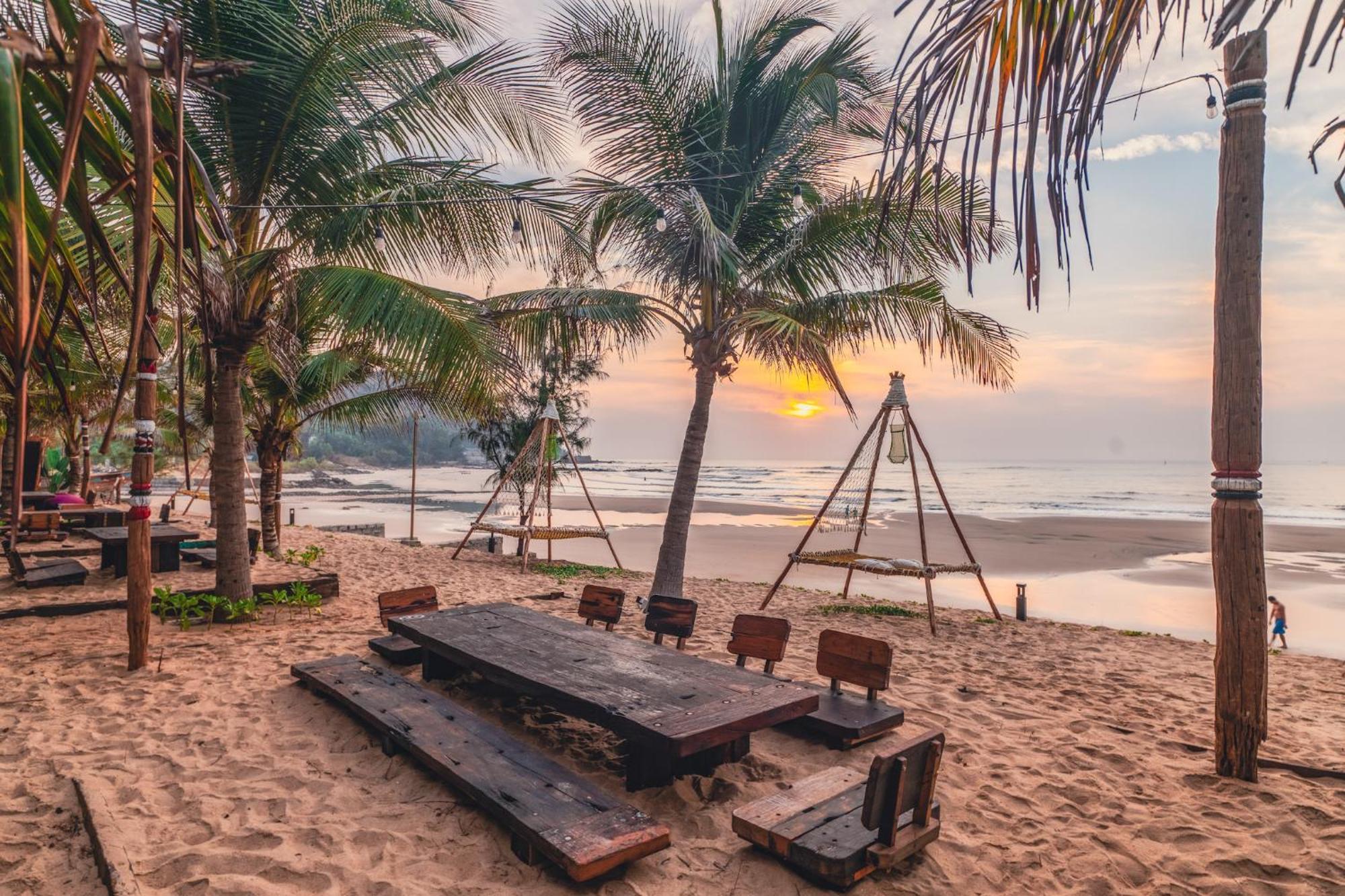 Long Hai Channel Beach Resort Екстер'єр фото